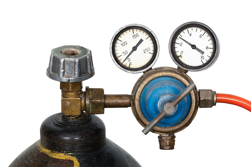 Which type of gas regulator is suitable for Gas Chromatography?