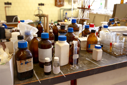 How to Prevent Laboratory Glassware Breakages?