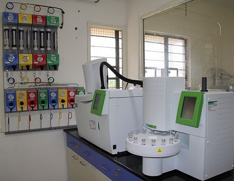What are the Differences between GC and HPLC? 1 What are the Differences between GC and HPLC?