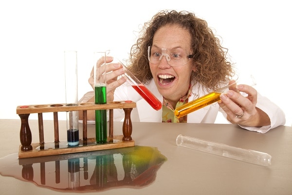 How to avoid laboratory spills?