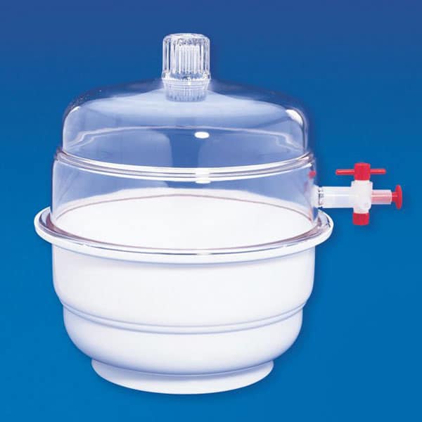 Desiccator with provision for vacuum